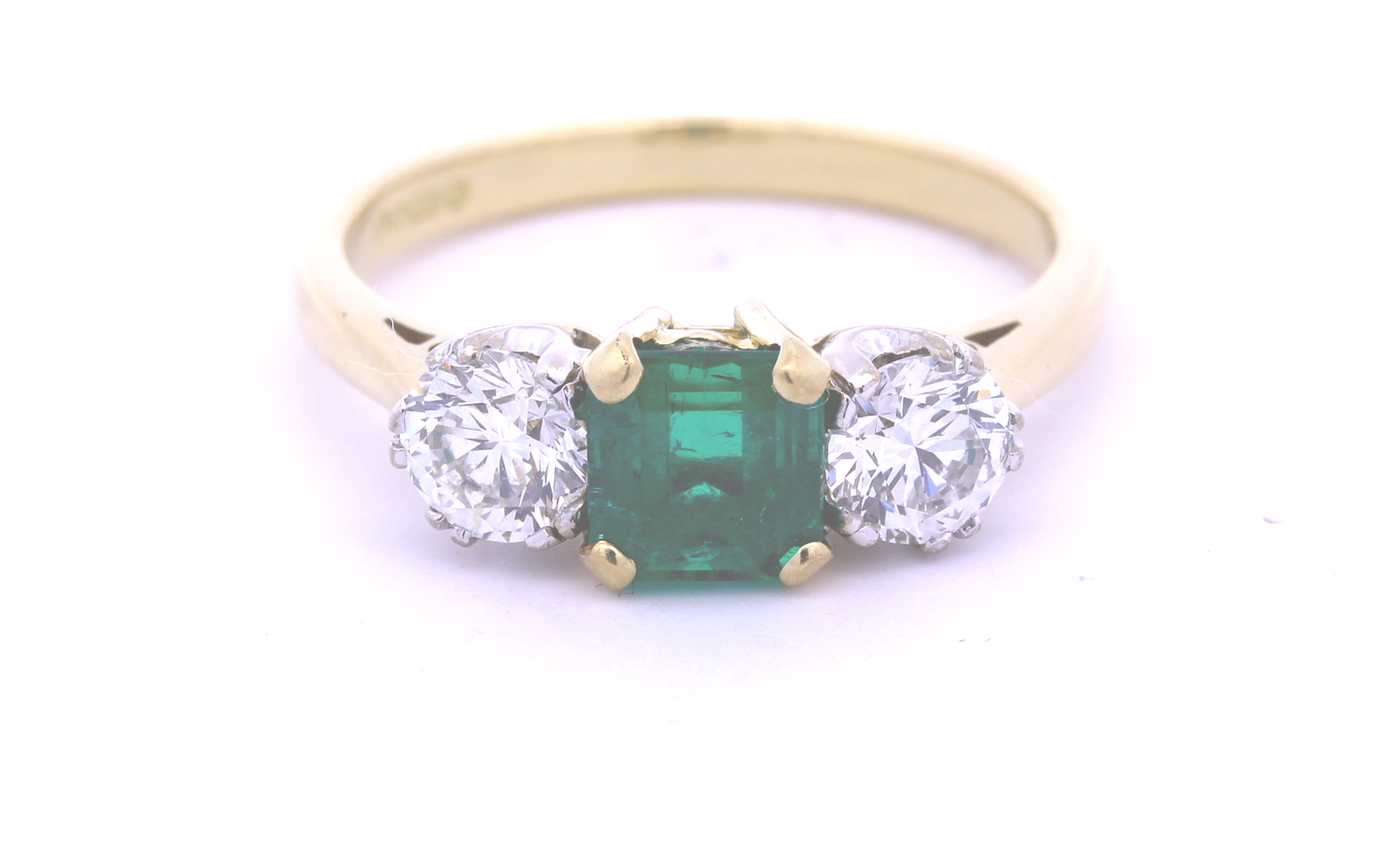 18ct Gold Emerald & Diamond Trilogy Ring - Brilliant Cut Diamonds