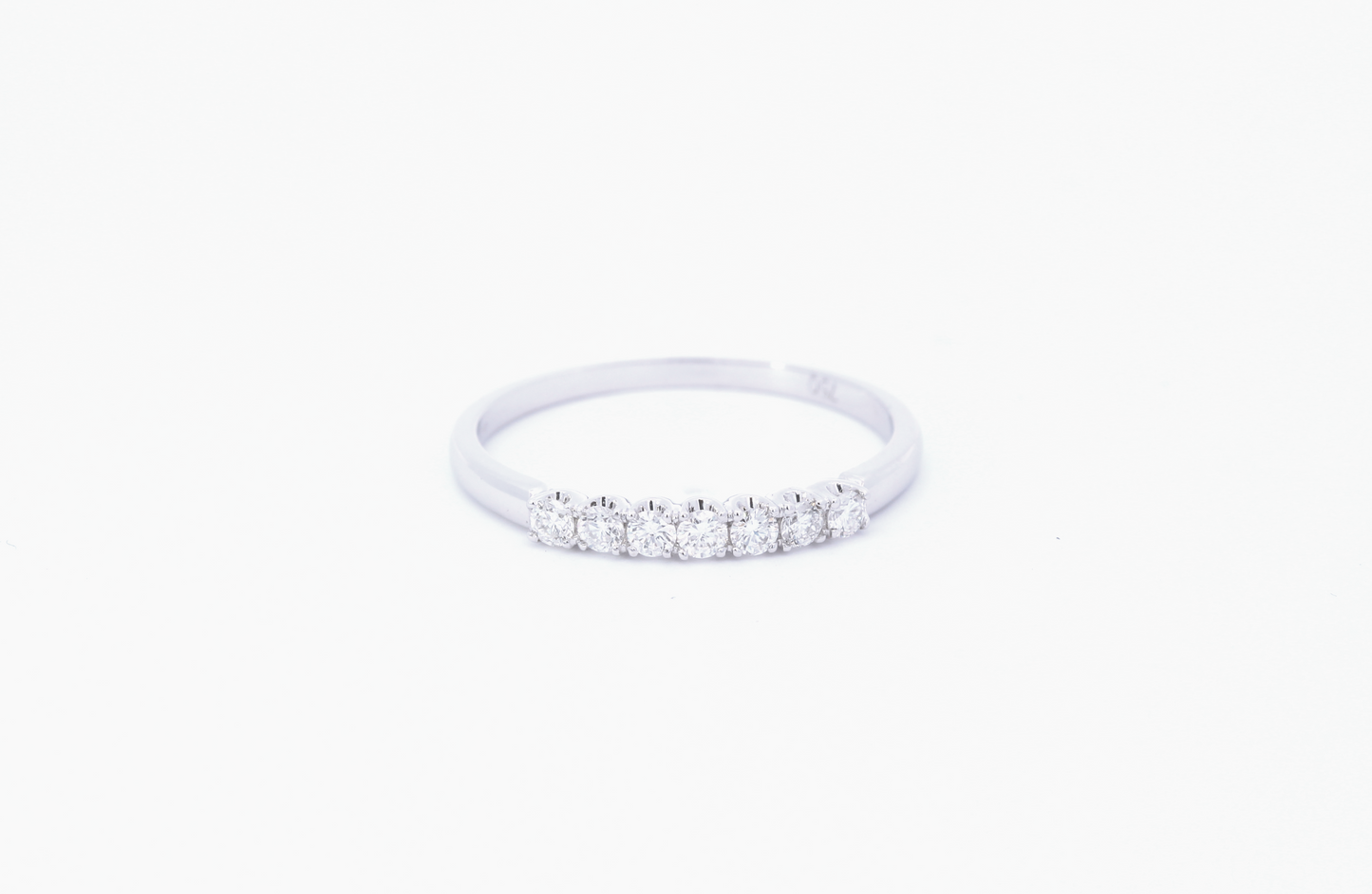 18ct White Gold Diamond Half Eternity Ring R606