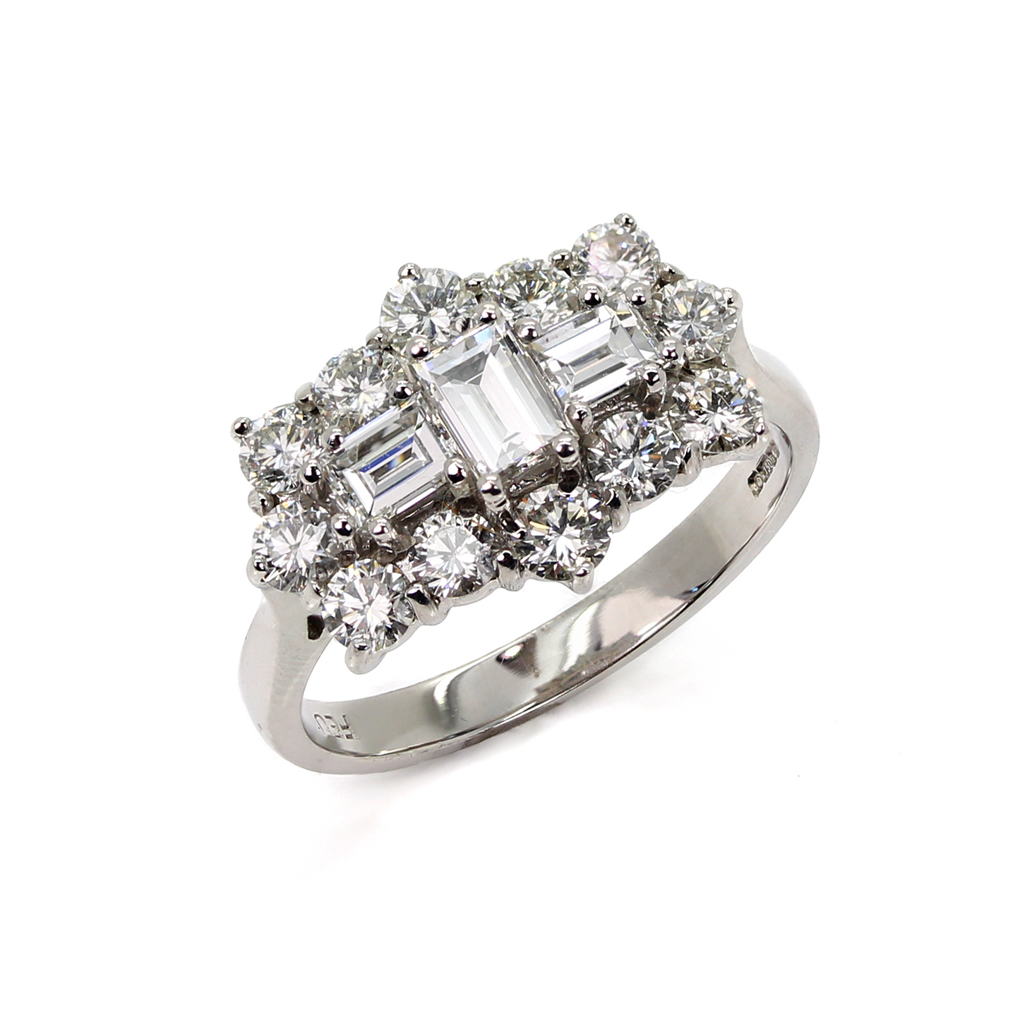 18ct White Gold Diamond Cluster Ring