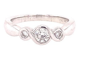 18ct Yellow Gold Trilogy Diamond Ring OR530