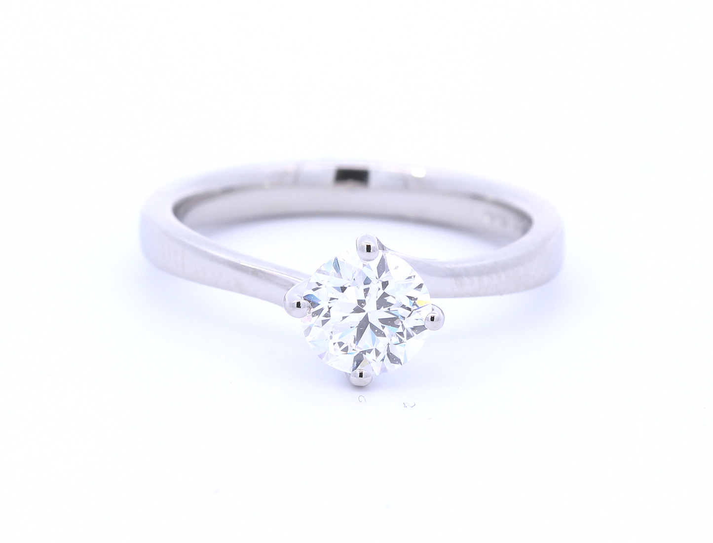 Platinum Diamond Solitaire - Brilliant Cut - D/SI2 - 0.90ct