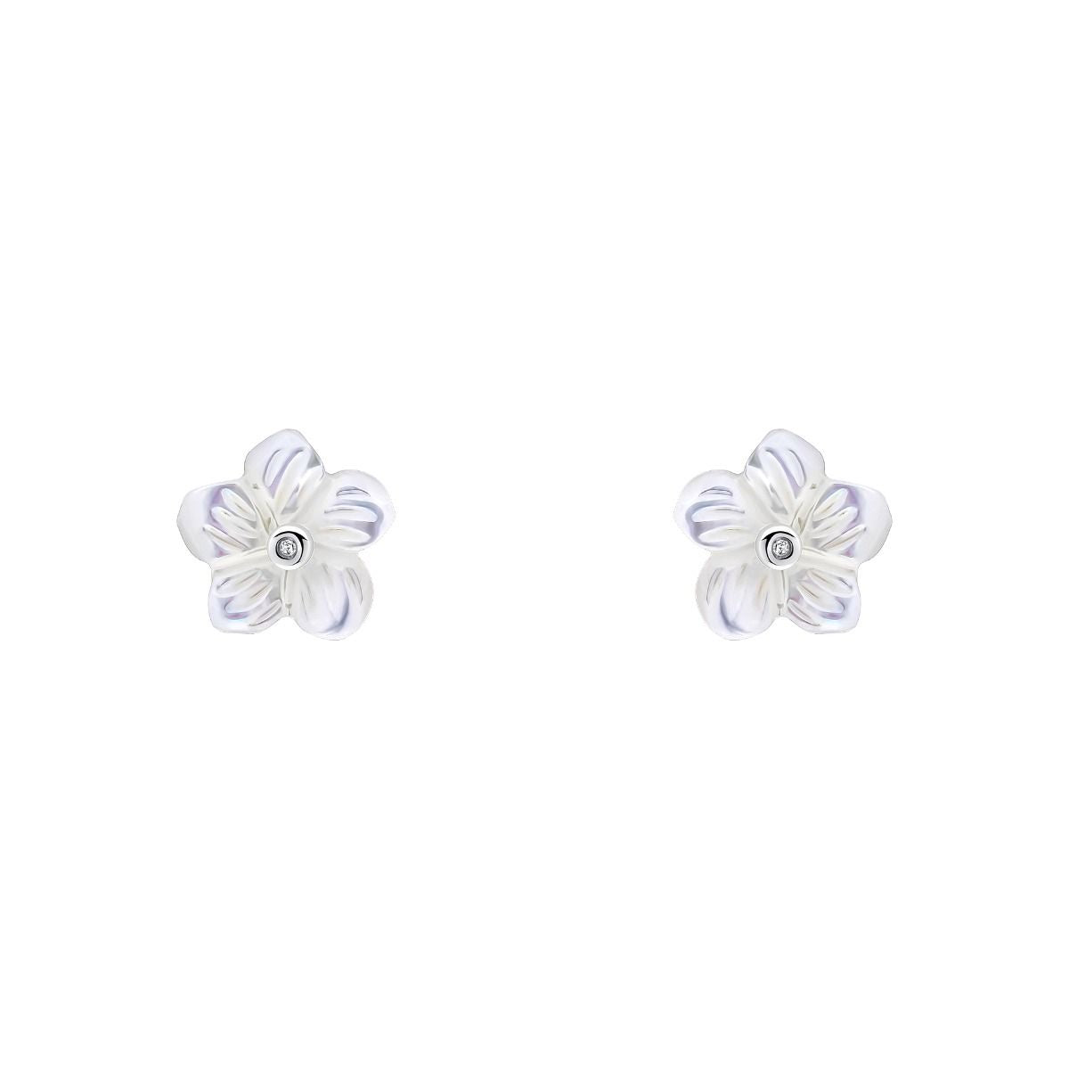Carved Mother of Pearl Flower Stud Earrings with Diamond E6688W