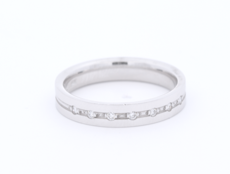 18ct Gold Diamond Set Wedding Ring XD318 - Size N