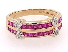 9ct Ruby & Diamond Ring - Gold